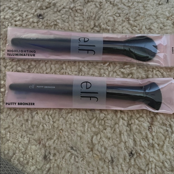 Bundle of Lottie & elf Makeup Brushes/ lip gloss/banana powder/sets of nails - Picture 9 of 9